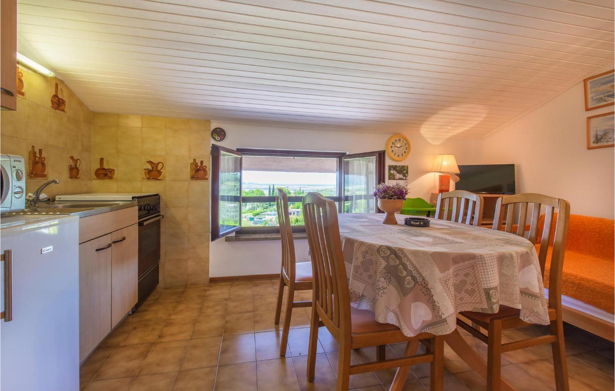 Amazing Apartment In Secovlje With Kitchen Eksteriør billede