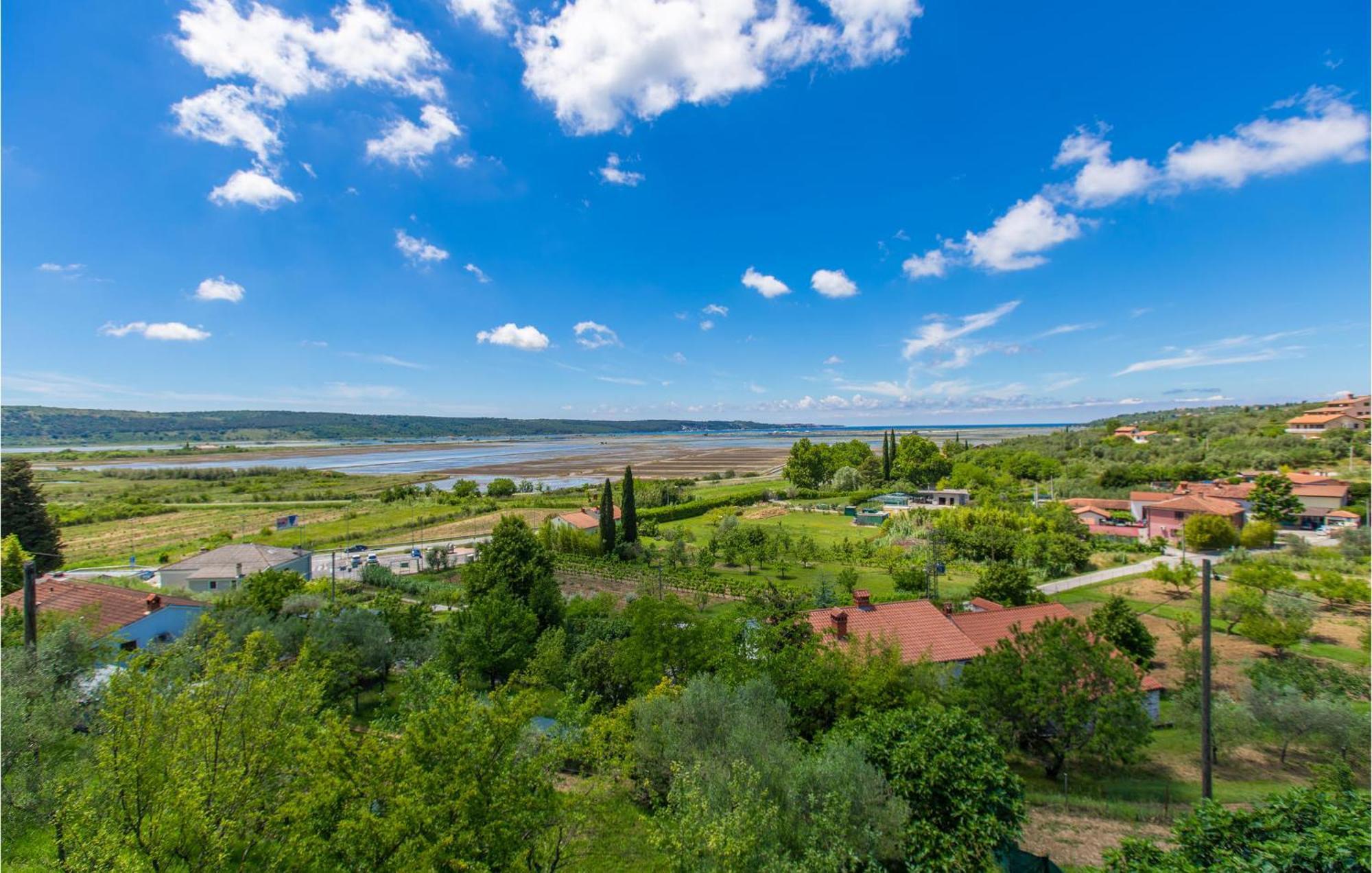 Amazing Apartment In Secovlje With Kitchen Eksteriør billede