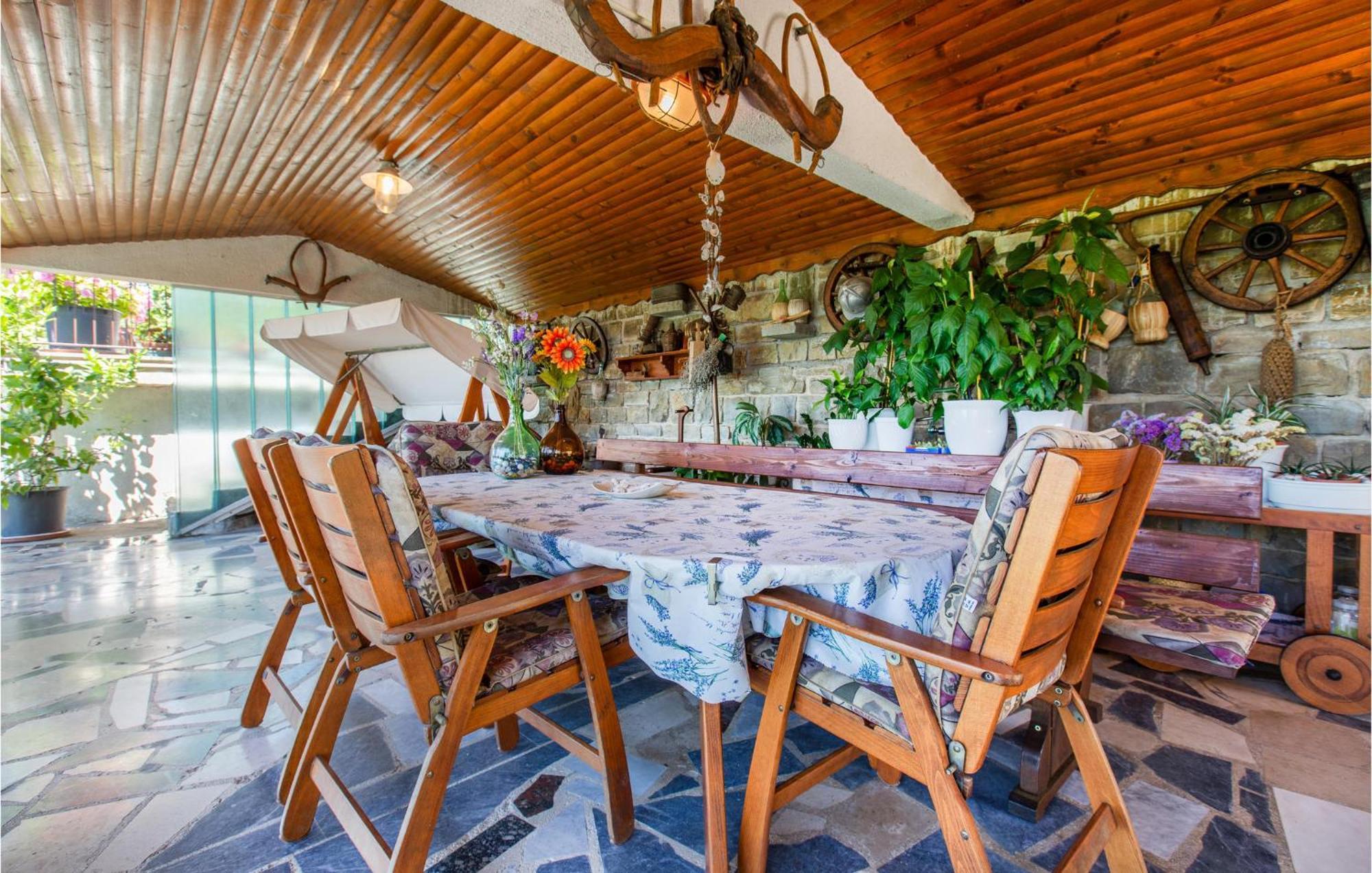 Amazing Apartment In Secovlje With Kitchen Eksteriør billede