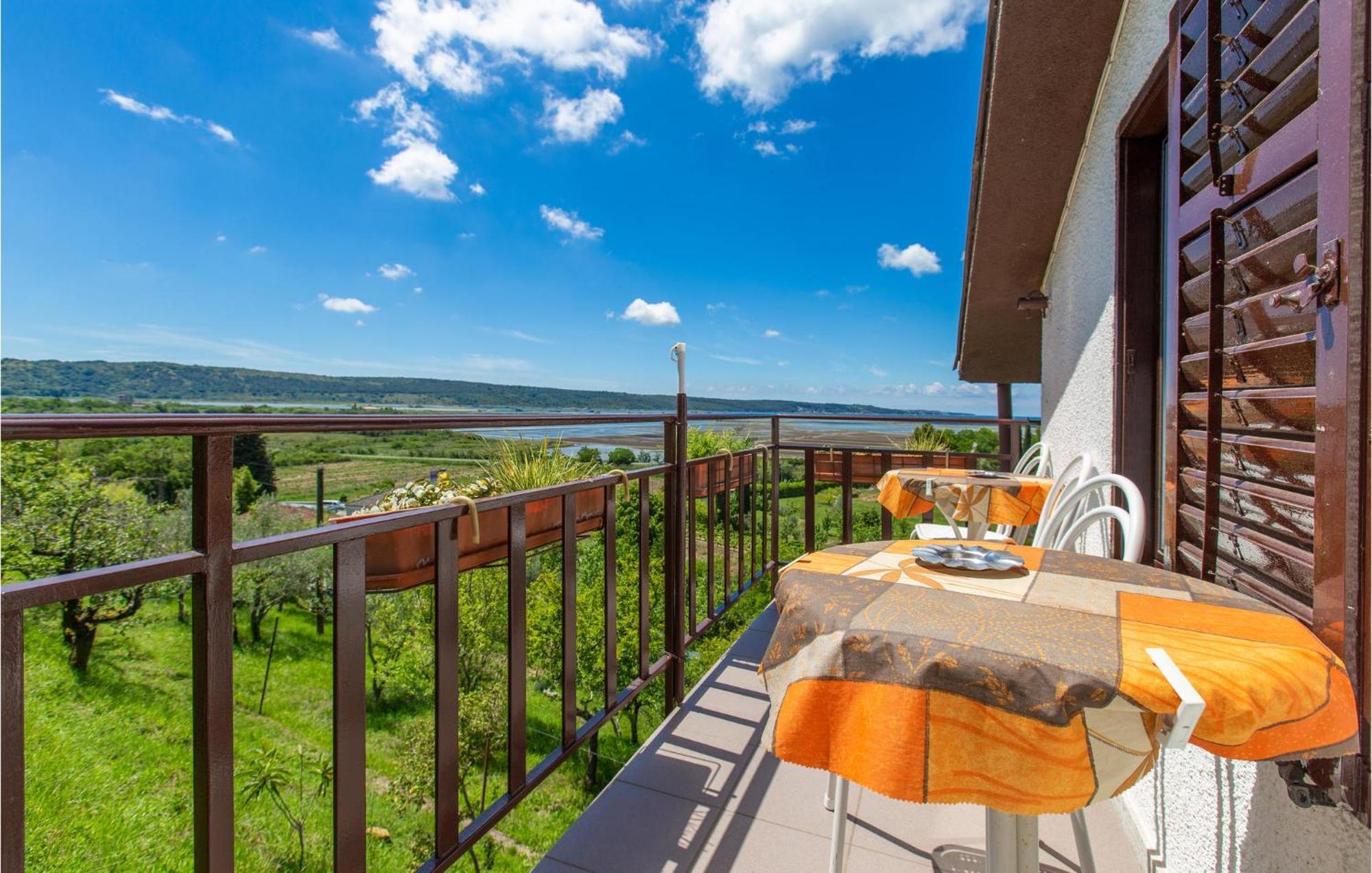 Amazing Apartment In Secovlje With Kitchen Eksteriør billede